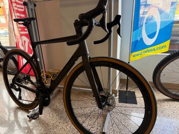 Gebrauchtes Orbea ORCA AERO M20iLTD 2023 2023 Road & Gravel, Schwarz — Bild 1 von 3