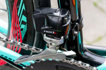 Used Bianchi Infinito SRAM Red eTap AXS 2018 Road & Gravel, Blue — image 4 of 9