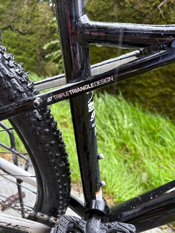 GT Avalanche Comp 2022 2022 Mountainbike de segunda mano, Negro — imagen 9 de 10