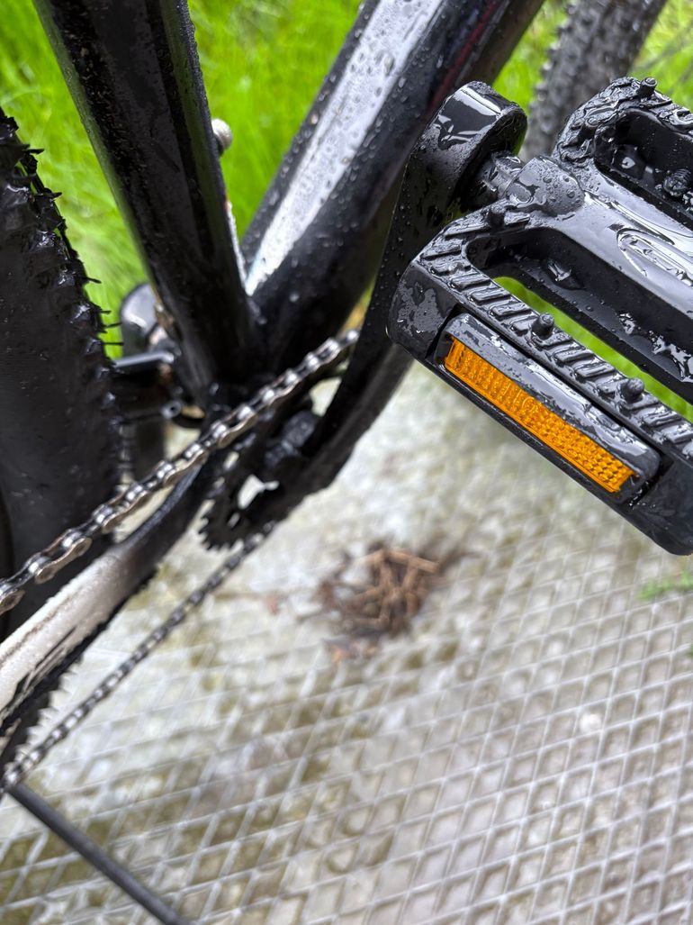Used GT Avalanche Comp 2022 2022 Mountainbike, Black, 27.5 — image 4 of 10