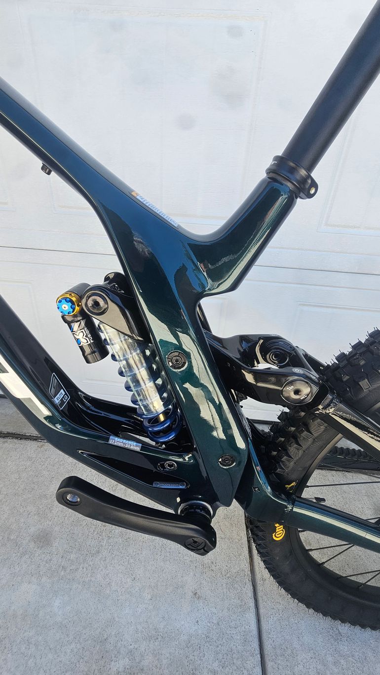 HOT Gt Fury Elite Carbon Downhill Bike GT Fury Carbon Elite 2024