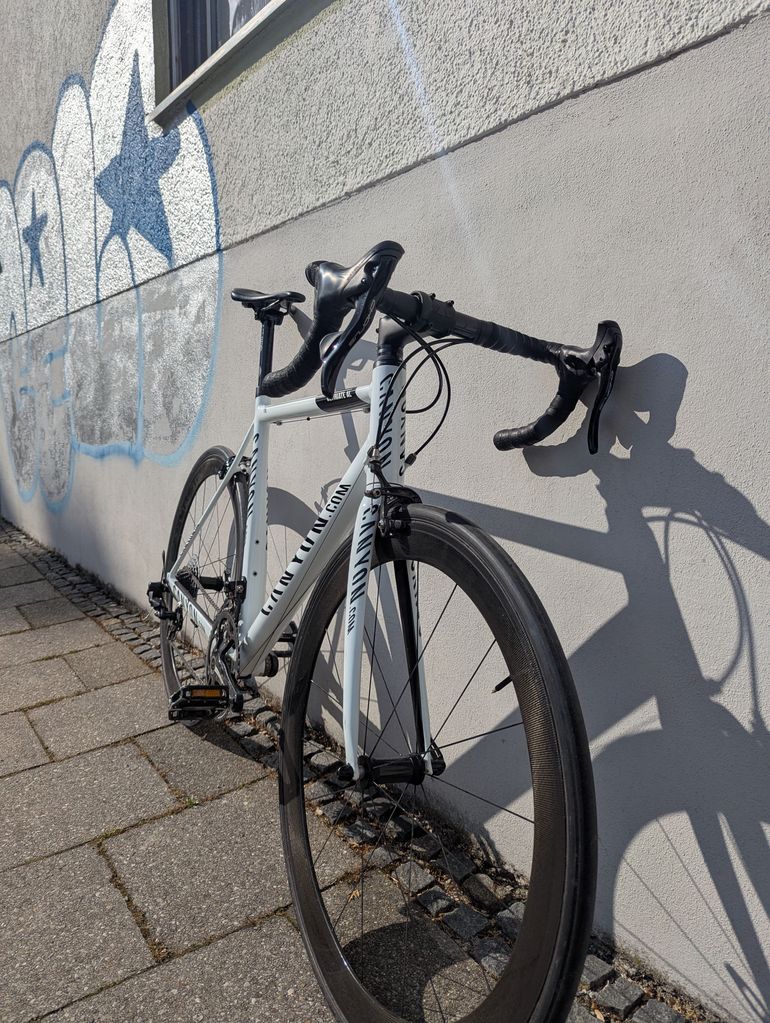Canyon Ultimate AL 2011 2011 Road & Gravel usato, Bianco — immagine 9 di 12
