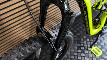 Used Specialized Camber Other Shimano 2018 Mountainbike, Green — image 15 of 20