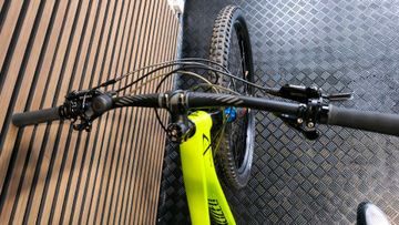 Used Specialized Camber Other Shimano 2018 Mountainbike, Green — image 9 of 20