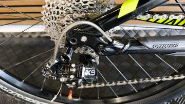 Used Specialized Camber Other Shimano 2018 Mountainbike, Green — image 5 of 20