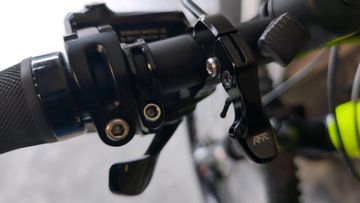 Used Specialized Camber Other Shimano 2018 Mountainbike, Green — image 20 of 20