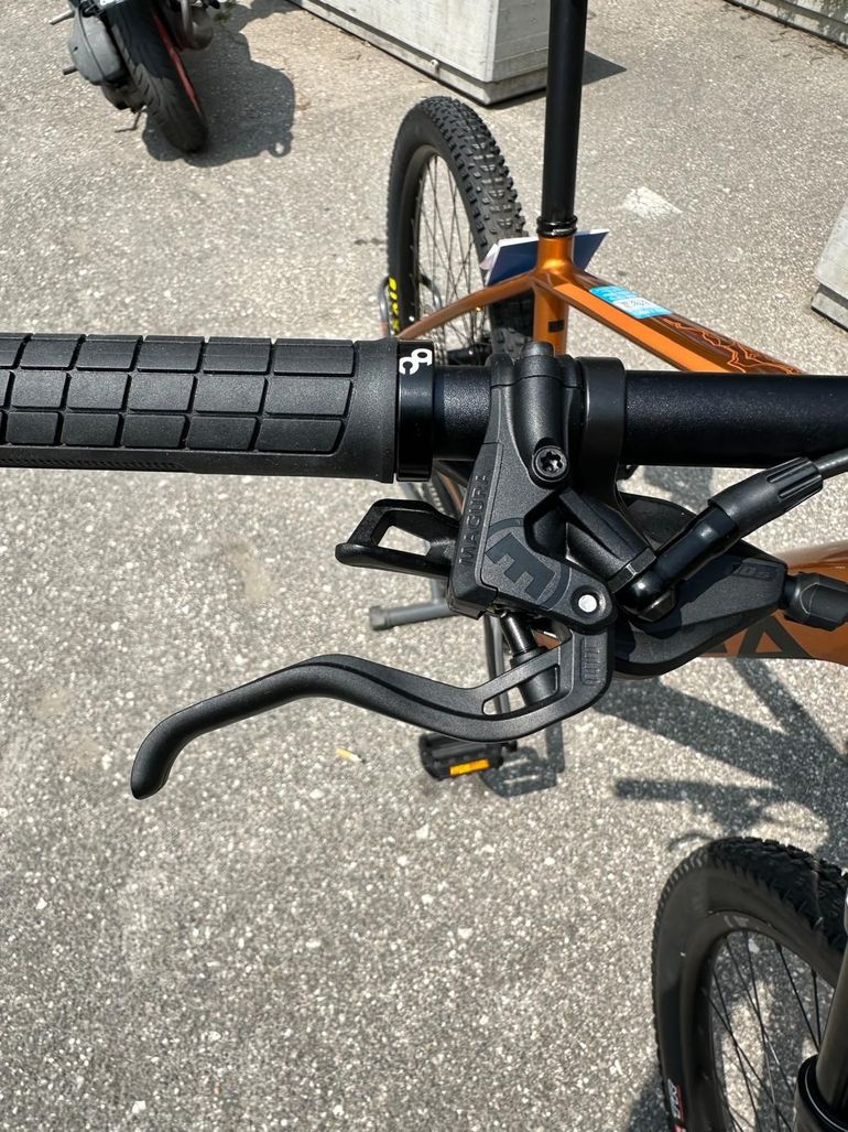 Orbea URRUN 30 2023 2023 Mountainbike usato, Arancione — immagine 3 di 8