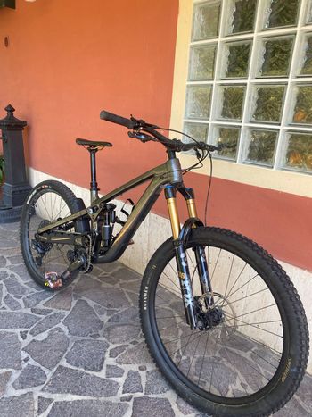 Brugt Trek Slash 8 Gen 6 2025 2025 Mountainbike — billede 4 af 5