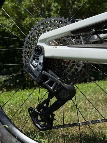 Used Rocky Mountain Altitude C99 Sram 2024 2024 Mountainbike, White, 27.5, 29 — image 22 of 22