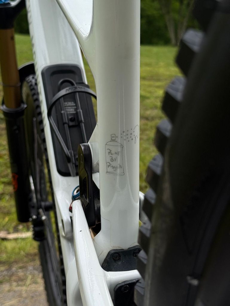 Used Rocky Mountain Altitude C99 Sram 2024 2024 Mountainbike, White, 27.5, 29 — image 10 of 22