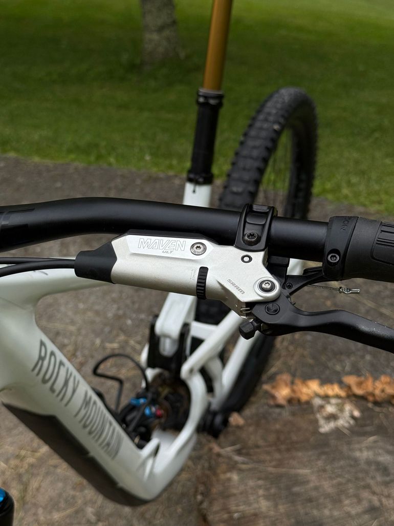 Used Rocky Mountain Altitude C99 Sram 2024 2024 Mountainbike, White, 27.5, 29 — image 7 of 22