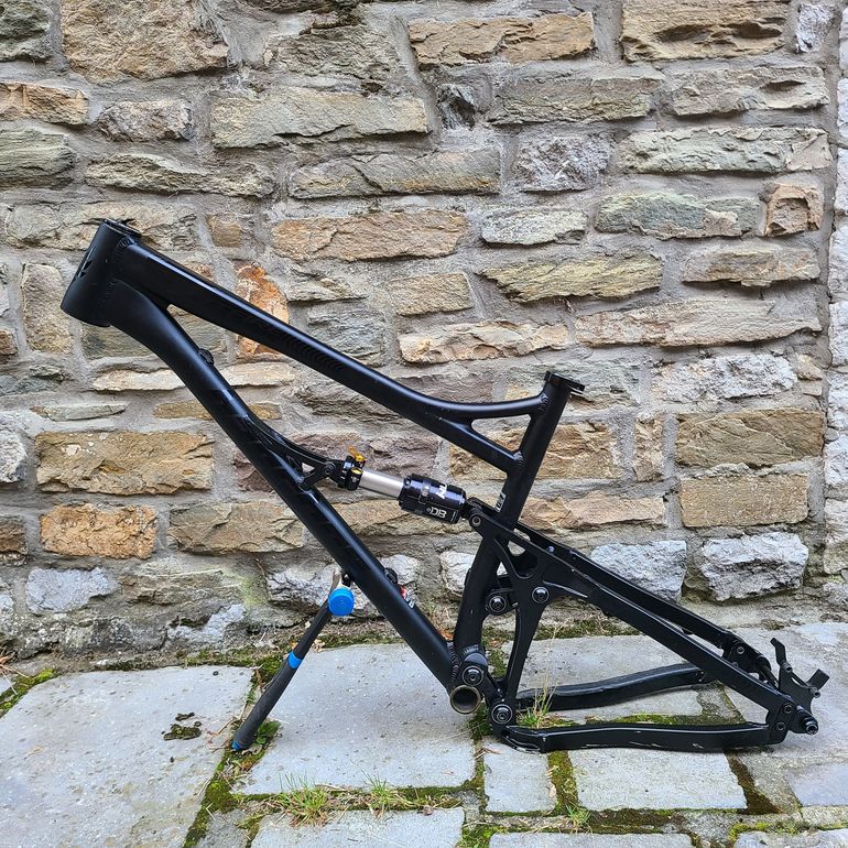 Used Banshee SPITFIRE V3.2 Frame 2023 Frameset 2023 Mountainbike, Black, 27.5 — image 3 of 4