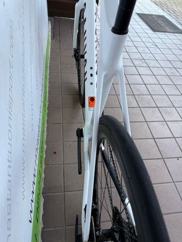 Gebrauchtes Canyon Inflite CF SLX 9 2024 2024 Road & Gravel, Weiß — Bild 2 von 5