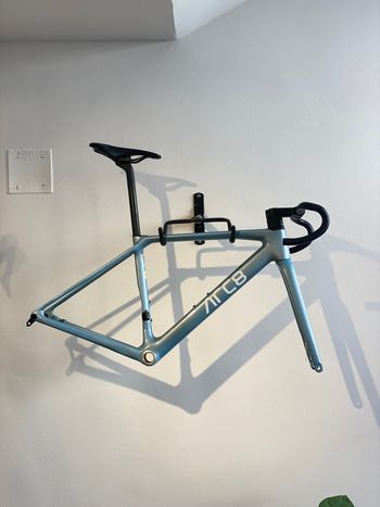 ARC8, Escapee DB Frameset