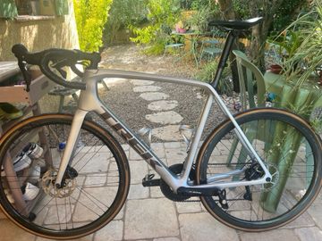 Gebrauchtes Trek Emonda Shimano 105 2021 Road & Gravel, Hellgrau — Bild 1 von 10