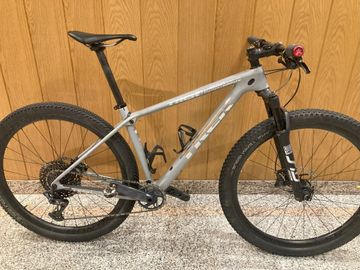 Used Trek Procaliber SRAM X01 2019 Mountainbike, Light Gray, 29 — image 1 of 7