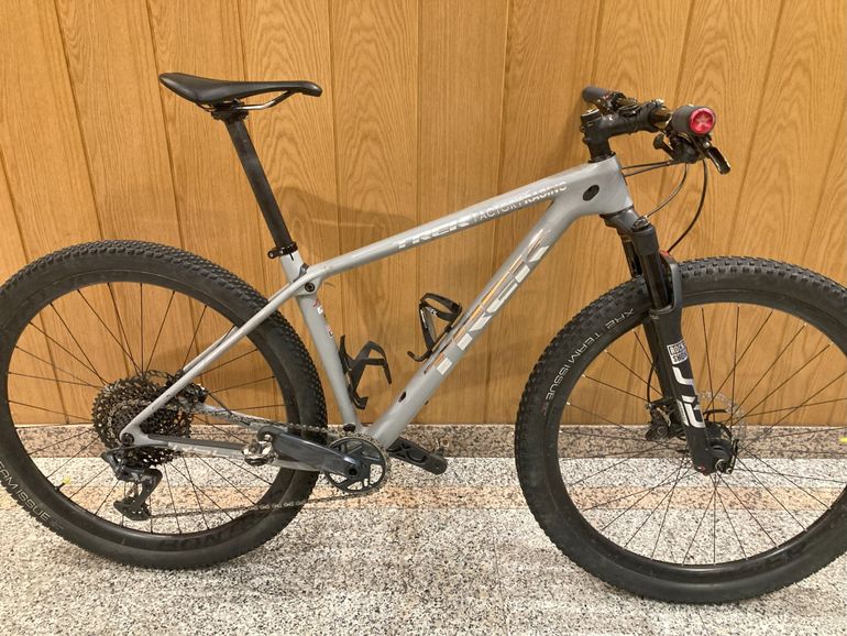 Used Trek Procaliber SRAM X01 2019 Mountainbike, Light Gray, 29 — image 1 of 7