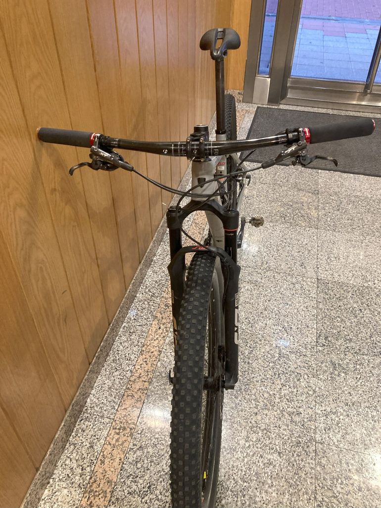 Used Trek Procaliber SRAM X01 2019 Mountainbike, Light Gray, 29 — image 6 of 7