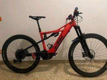 Tweedehands KTM MACINA KAPOHO 2973 2021 2021 Mountainbike — afbeelding 1 van 11
