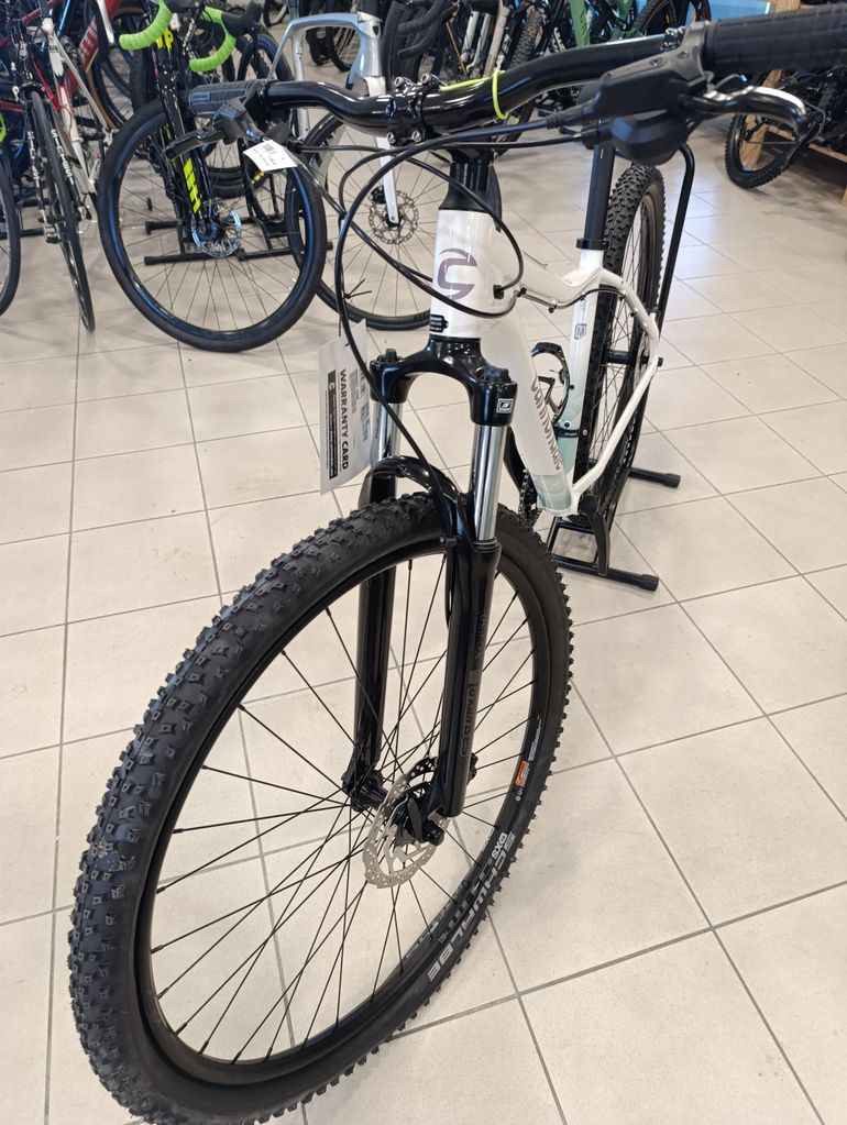 Cannondale Trail Women's 7 2022 2022 Mountainbike usato, Bianco — immagine 2 di 5