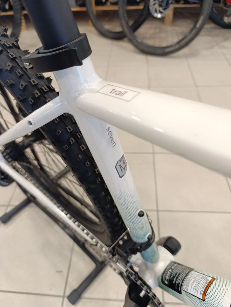 Cannondale Trail Women's 7 2022 2022 Mountainbike usato, Bianco — immagine 3 di 5