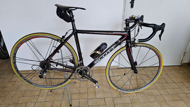 Used Scott Addict LTO 2015 Road & Gravel, Black — image 1 of 11