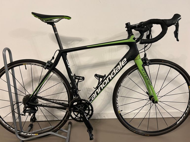 Used Cannondale Synapse Carbon Ultegra 11v 2016 Road & Gravel — image 1 of 3