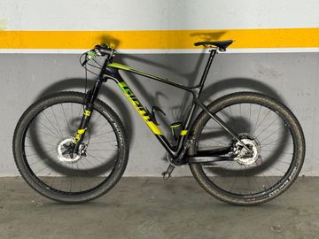 Used Giant XTC Advanced 29 1 2017 2017 Mountainbike, Green, 29 — image 1 of 5