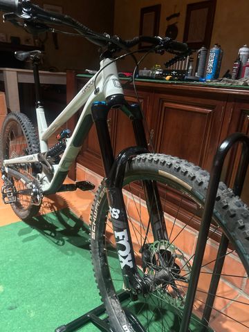 Used Commencal CLASH ESSENTIAL 2 2022 2022 Mountainbike, Light Gray, Mixed — image 5 of 6