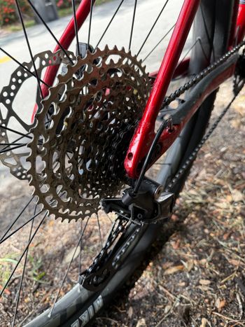 Used Specialized Fuse Comp 29 2020 2020 Mountainbike, Red, 29 — image 2 of 9