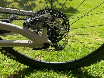 Brugt Bold Linkin 135 Pro 2024 2024 Mountainbike — billede 7 af 8