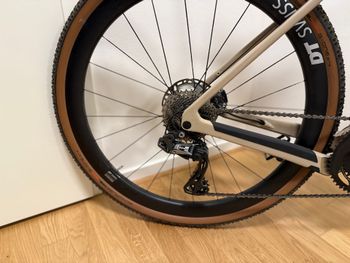Used Canyon Grizl CF SLX 8 Di2 2024 2024 Road & Gravel, Light Gray — image 10 of 19