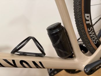 Used Canyon Grizl CF SLX 8 Di2 2024 2024 Road & Gravel, Light Gray — image 16 of 19