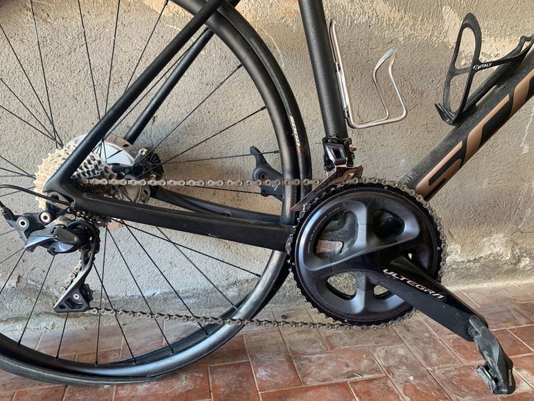 Used Scott Addict 10 disc carbon 2021 2021 Road & Gravel, Black — image 3 of 3