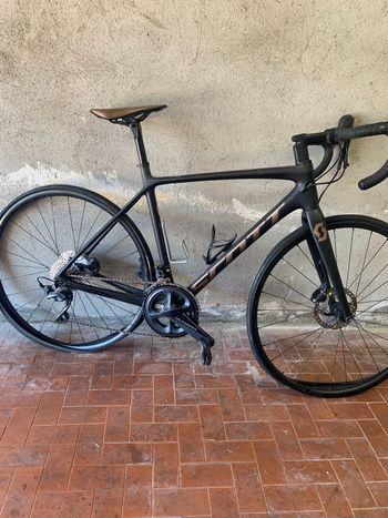 Used Scott Addict 10 disc carbon 2021 2021 Road & Gravel, Black — image 2 of 3