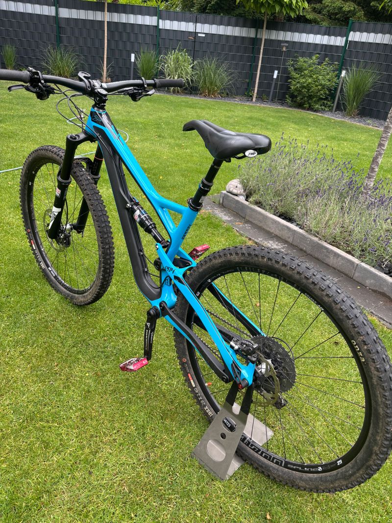 YT Industries Jeffsy Shimano Deore XT 2017 Mountainbike usato, Blu — immagine 6 di 9
