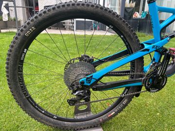YT Industries Jeffsy Shimano Deore XT 2017 Mountainbike usato, Blu — immagine 8 di 9