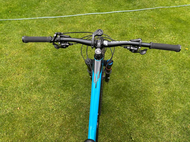 YT Industries Jeffsy Shimano Deore XT 2017 Mountainbike usato, Blu — immagine 2 di 9