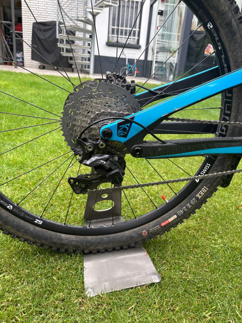 YT Industries Jeffsy Shimano Deore XT 2017 Mountainbike usato, Blu — immagine 1 di 9
