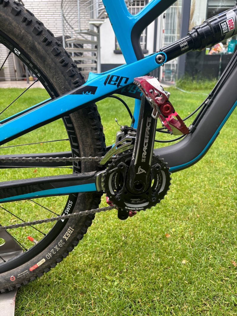 YT Industries Jeffsy Shimano Deore XT 2017 Mountainbike usato, Blu — immagine 4 di 9