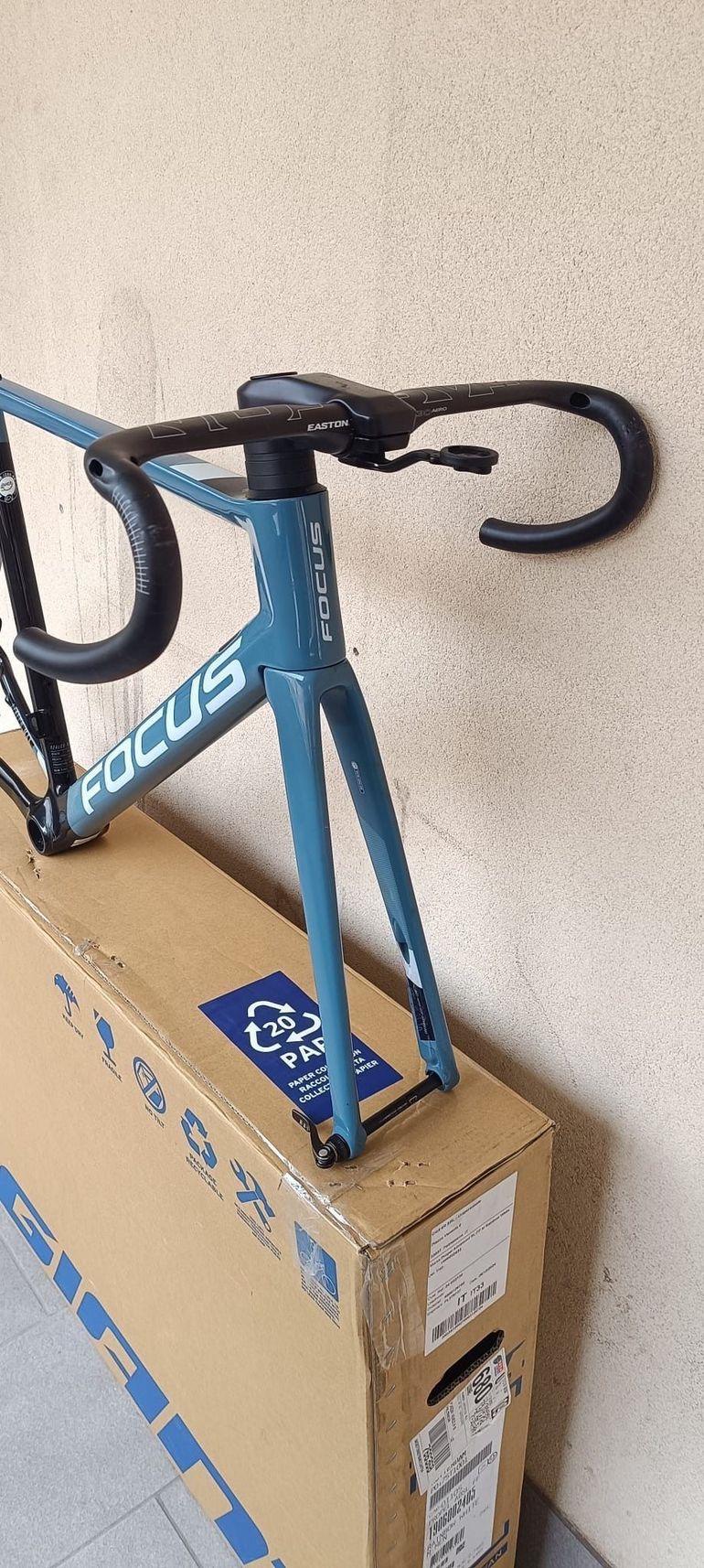 Použité Focus max 9.8 Frameset 2021 Road & Gravel — obrázek 2 z 3
