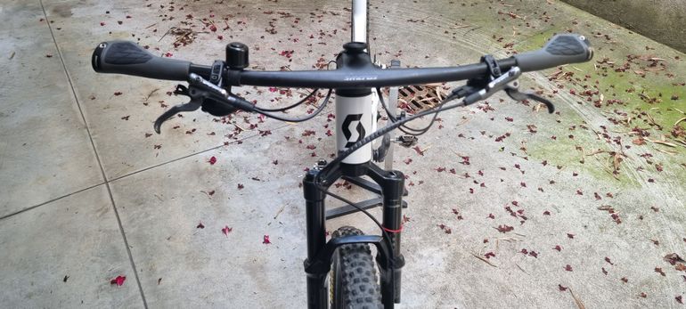 Used Scott Spark RC Pro 2023 2023 Mountainbike, White, 29 — image 9 of 9