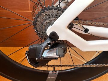 Canyon Speedmax CF SLX 8 eTap 2022 2022 Road & Gravel usato, Bianco — immagine 6 di 9
