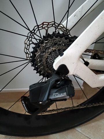 Canyon Speedmax CF SLX 8 eTap 2022 2022 Road & Gravel usato, Bianco — immagine 4 di 9