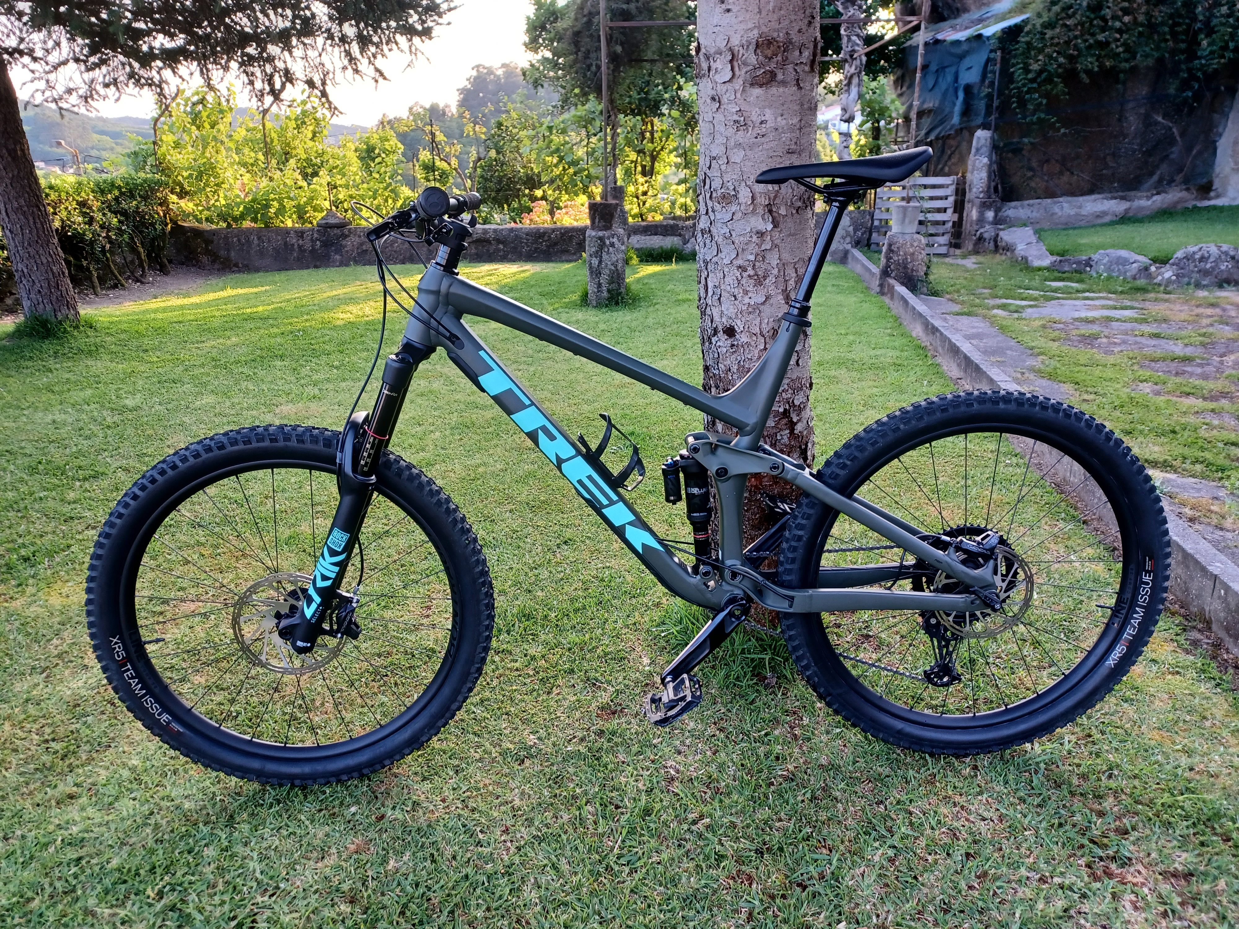 2017 Trek マウンテンバイク remedy8 27.5 Mサイズ 2017 Trek Remedy 8