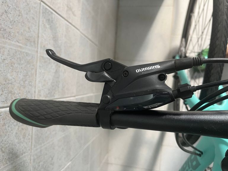 Used Bianchi C Sport 2 2022 Road & Gravel, Green — image 7 of 7