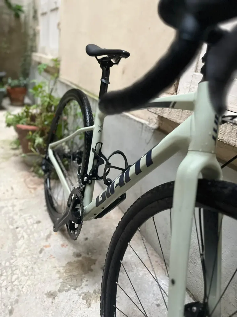 Used Giant Revolt 1 2021 Road & Gravel, Green — image 2 of 4