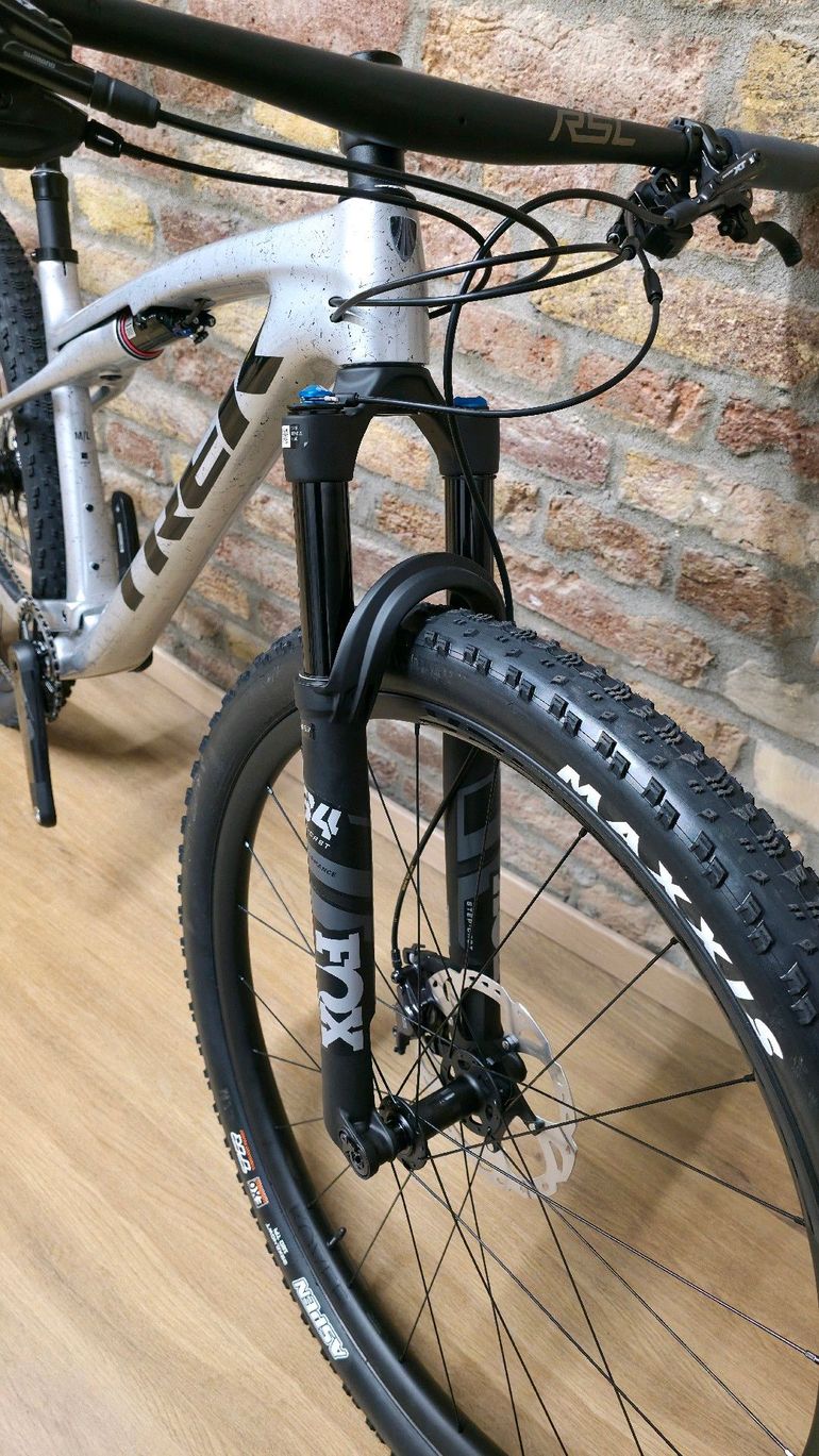 Brugt Trek Supercaliber SLR 9.8 XT Gen 2 2024 2024 Mountainbike — billede 3 af 4