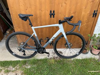 Used ARC8 Eero 2024 Road & Gravel, Light Gray — image 1 of 12