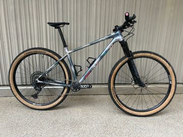 Używany Specialized Chisel Montage Carte 2022 Mountainbike — zdjęcie 1 z 5